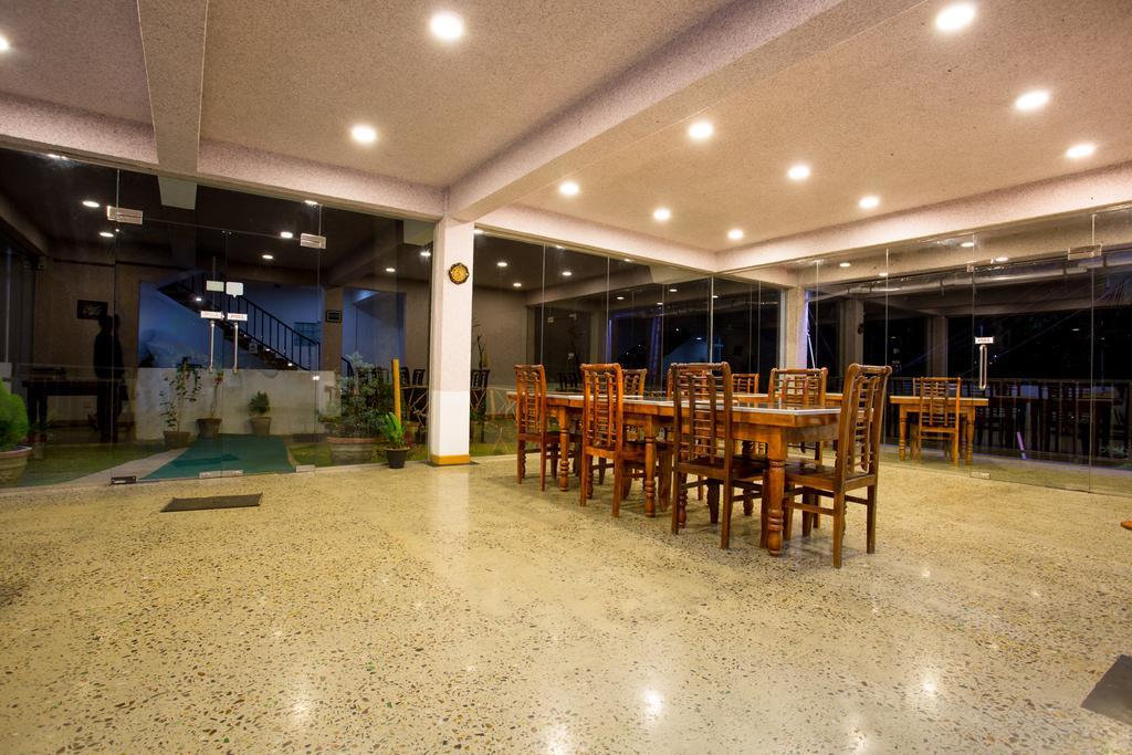 The Tenth Hotel Ella Exterior photo